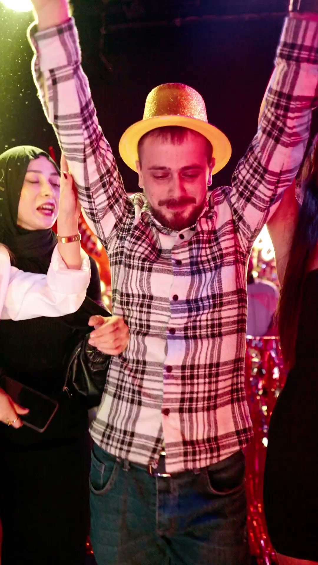 Hupa Lupa yılbaşı partisi videosu — ilk karesi
